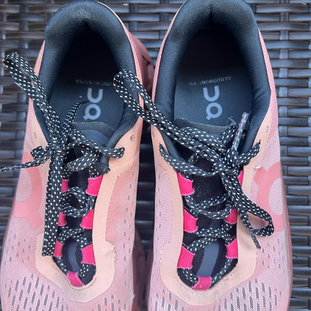 On Cloudtec Cloudrunner Women’s Pink Running Snea… - image 4